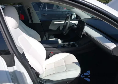 2023 Tesla Model Y Awd/Long Range Dual Motor All-Wheel Drive из США, поврежденный, VIN 7SAYGDEE3PA156622